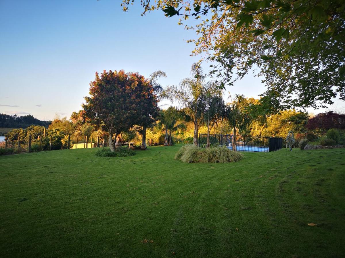 River Side Lodge Whakamarama Экстерьер фото