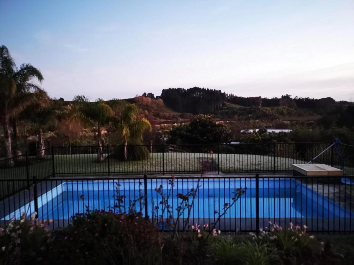 River Side Lodge Whakamarama Экстерьер фото