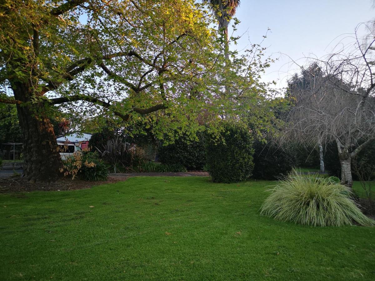 River Side Lodge Whakamarama Экстерьер фото